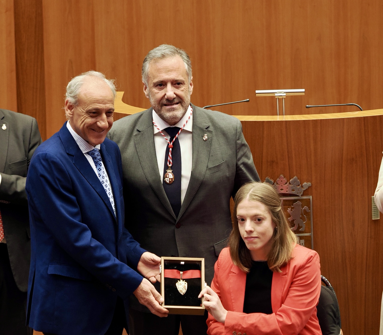 Las Cortes entregan la Medalla de Oro de la Institución a los medallistas olímpicos y paralímpicos castellanos y leoneses.