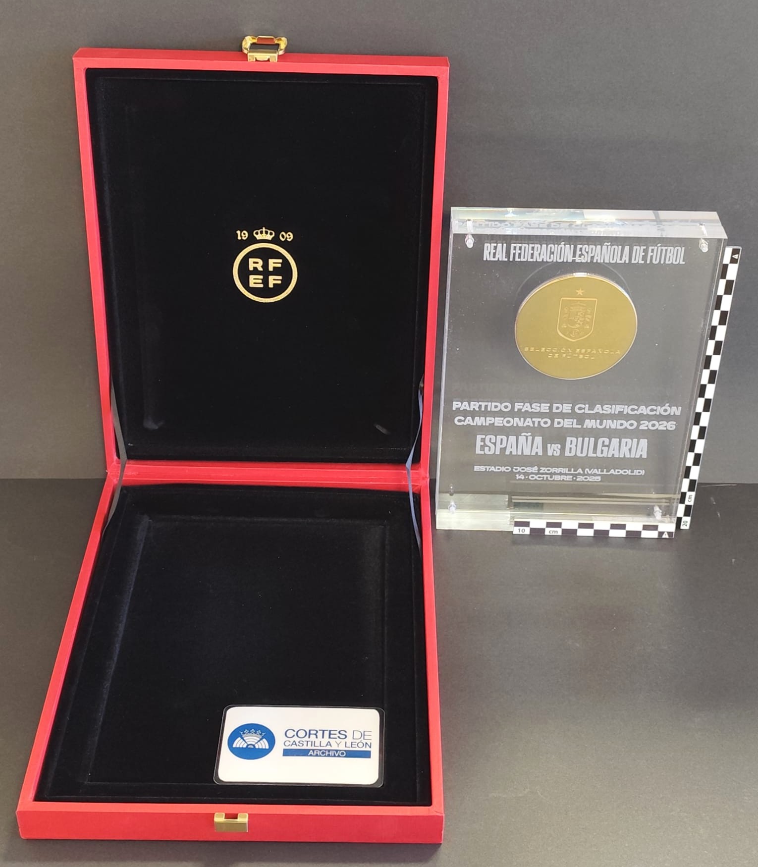 Placa partido de fútbol España-Bulgaria