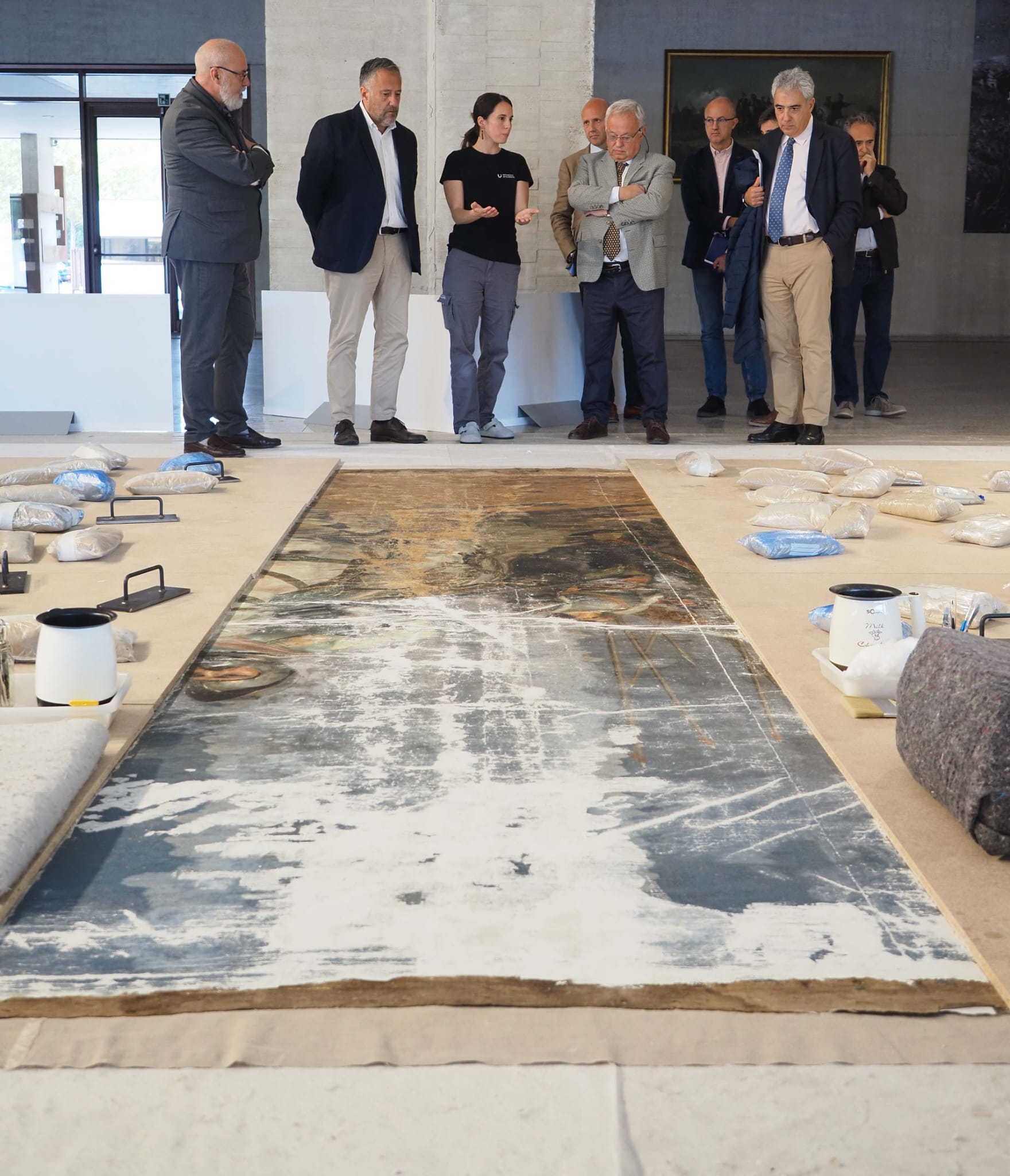 Foto1 Visita a restauración del cuadro "Los Comuneros de Castilla" de Planella