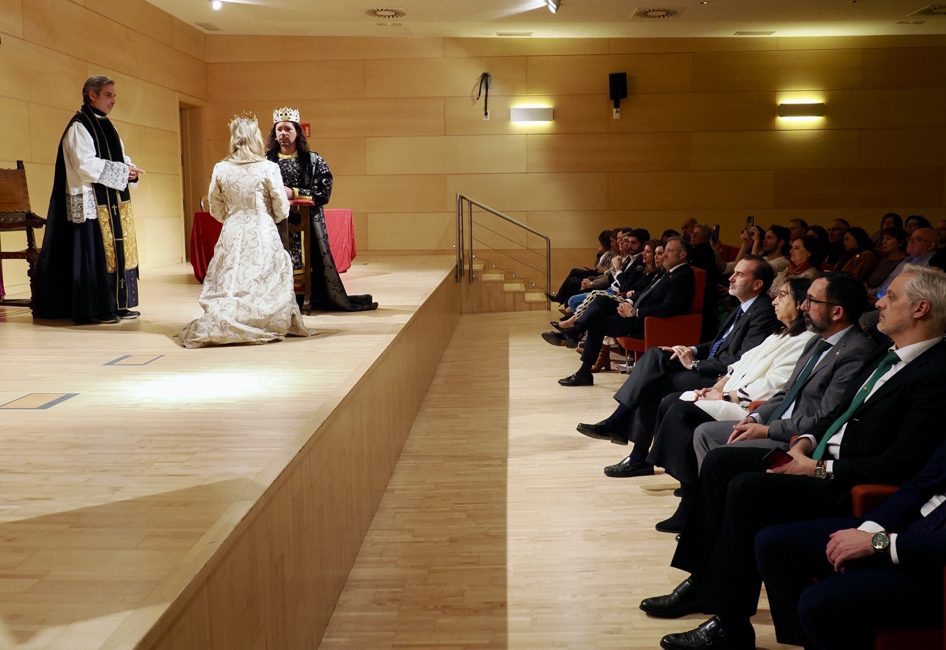 Las Cortes conmemoran el 555 aniversario de la boda de los Reyes Católicos, un matrimonio que cambió la historia