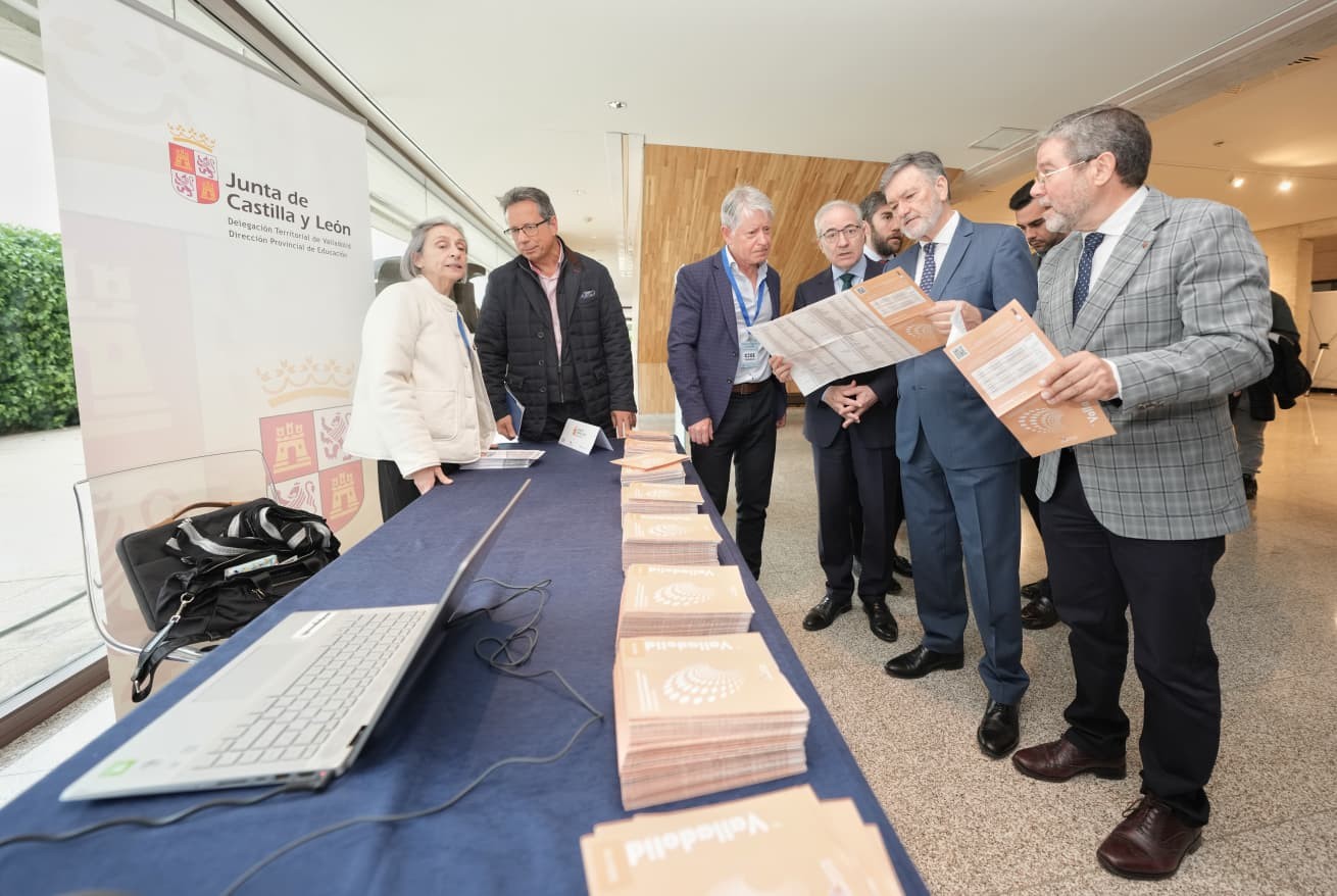 Las Cortes de Castilla y León cogen la V Feria de Empleo y Formación Profesional