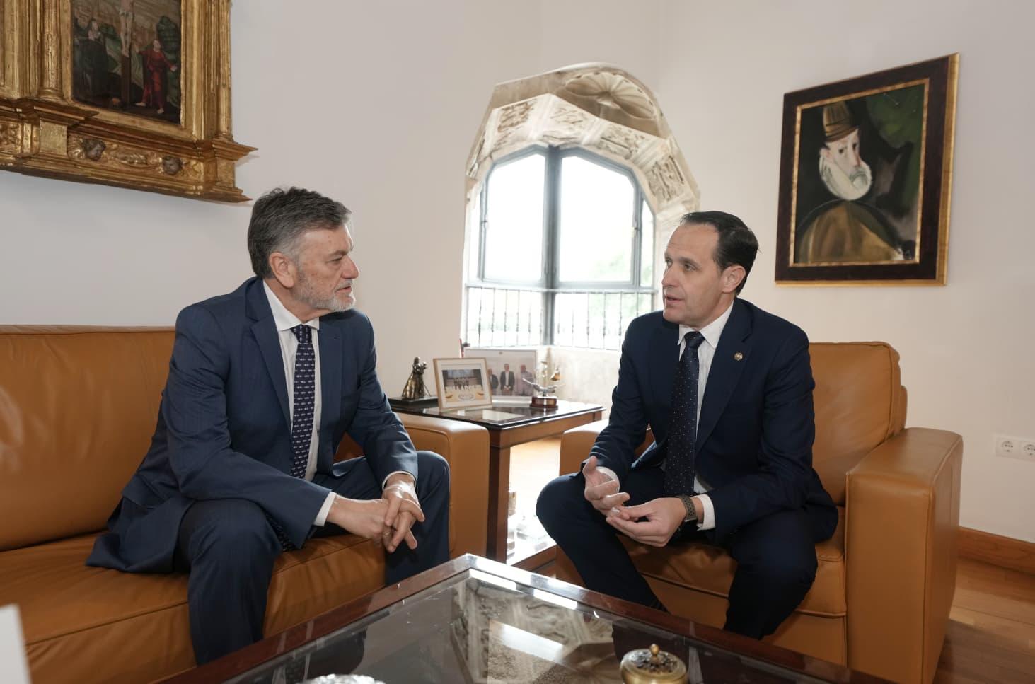 Visita institucional del Presidente de las Cortes de Castilla y León al Ayuntamiento y a la Diputación Provincial de Valladolid