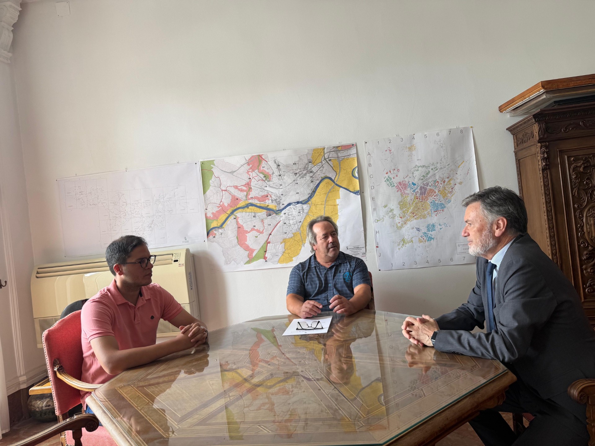 El presidente de las Cortes de Castilla y León visita el Ayuntamiento de Zamora