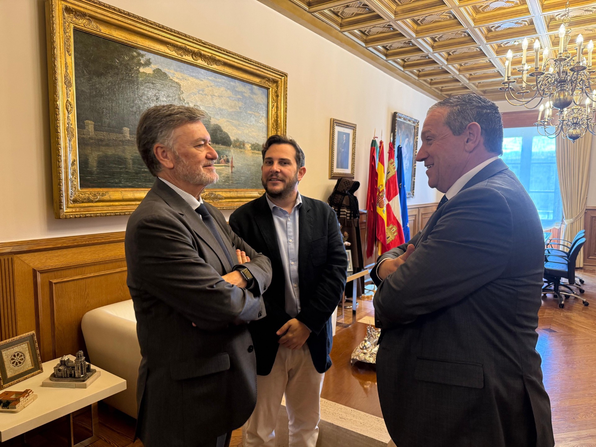 La Diputación de Zamora recibe la visita institucional del presidente de las Cortes