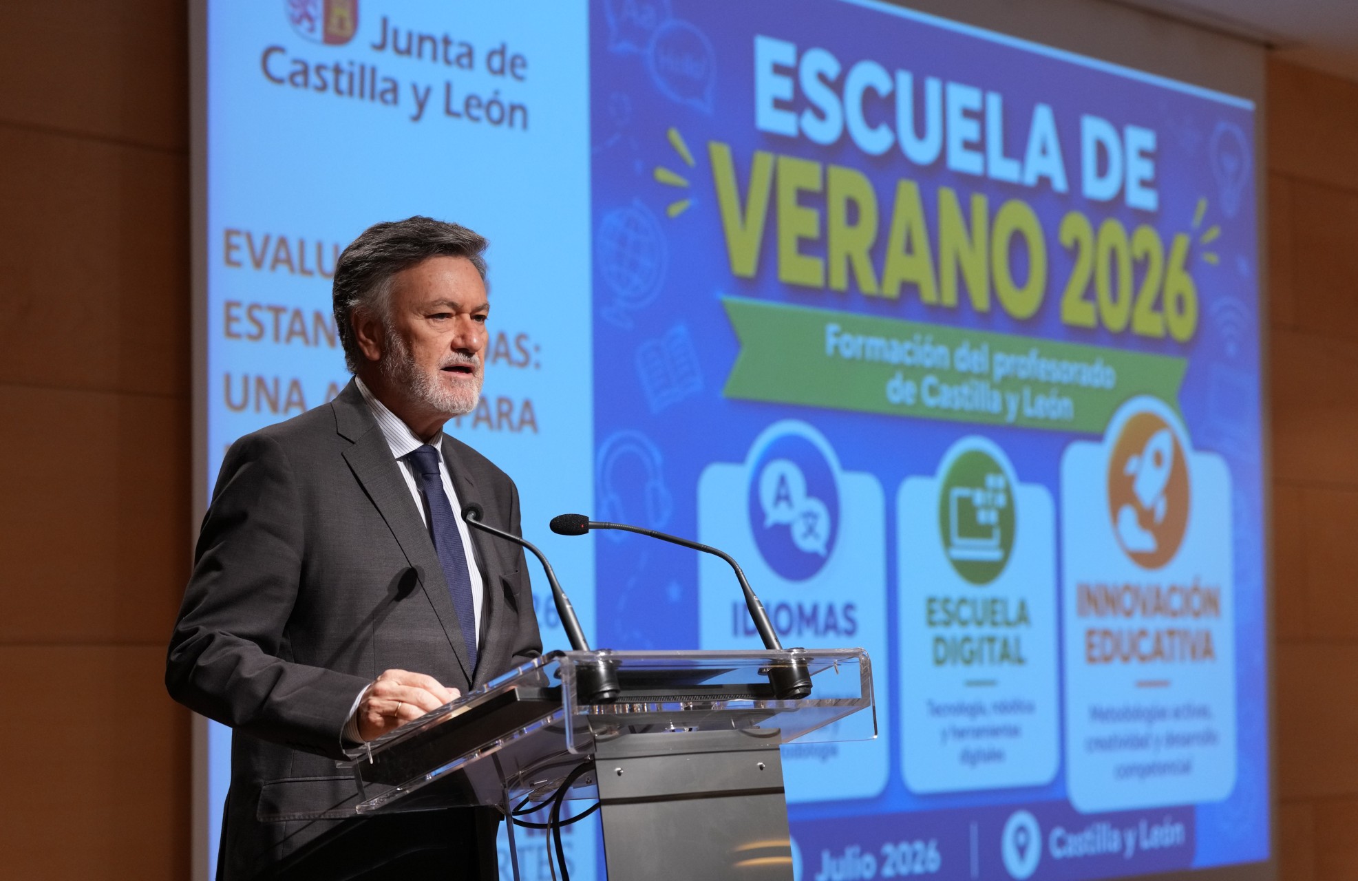 Expertos nacionales e internacionales analizan en las Cortes el papel de la evaluación en la educación