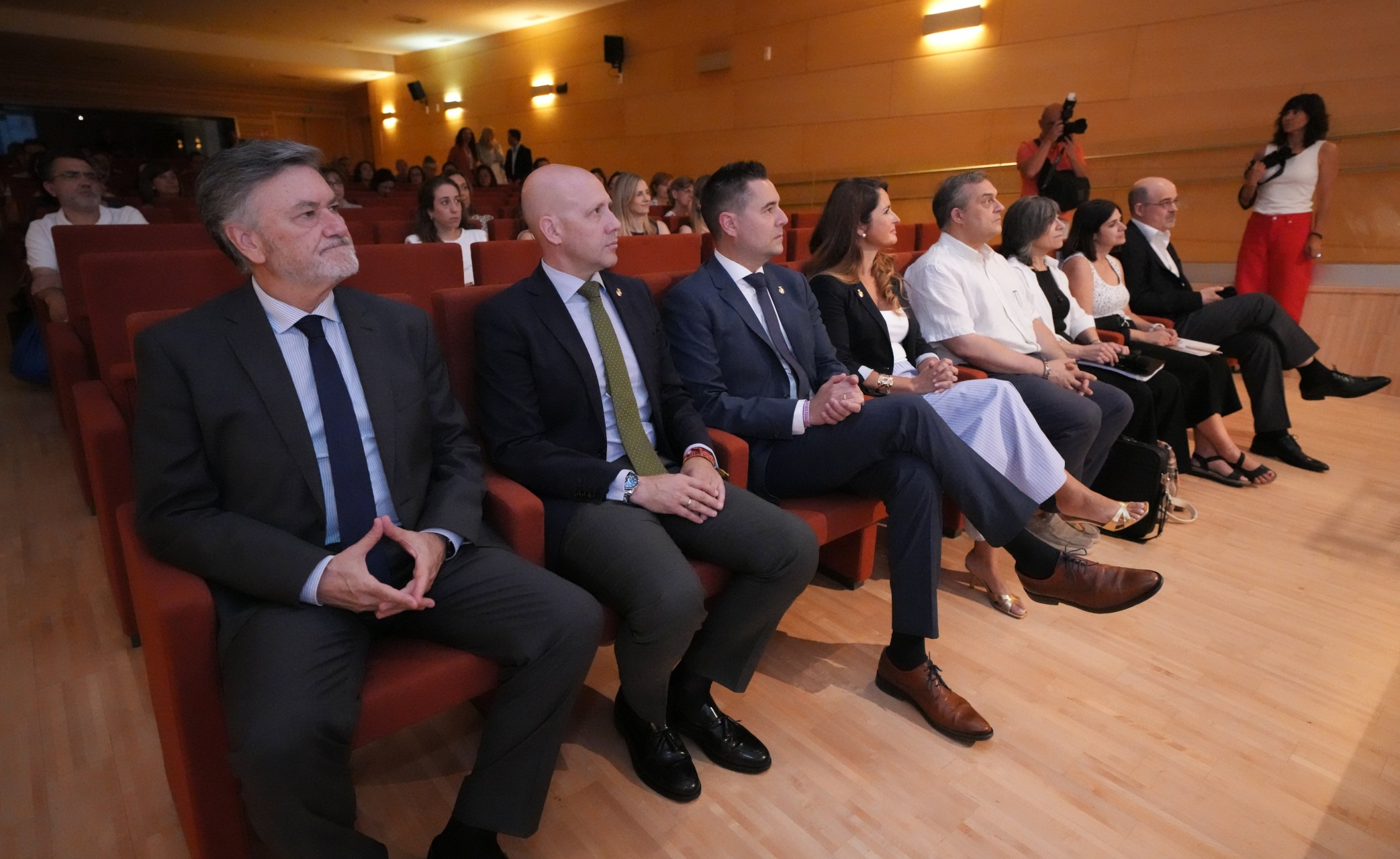 Expertos nacionales e internacionales analizan en las Cortes el papel de la evaluación en la educación
