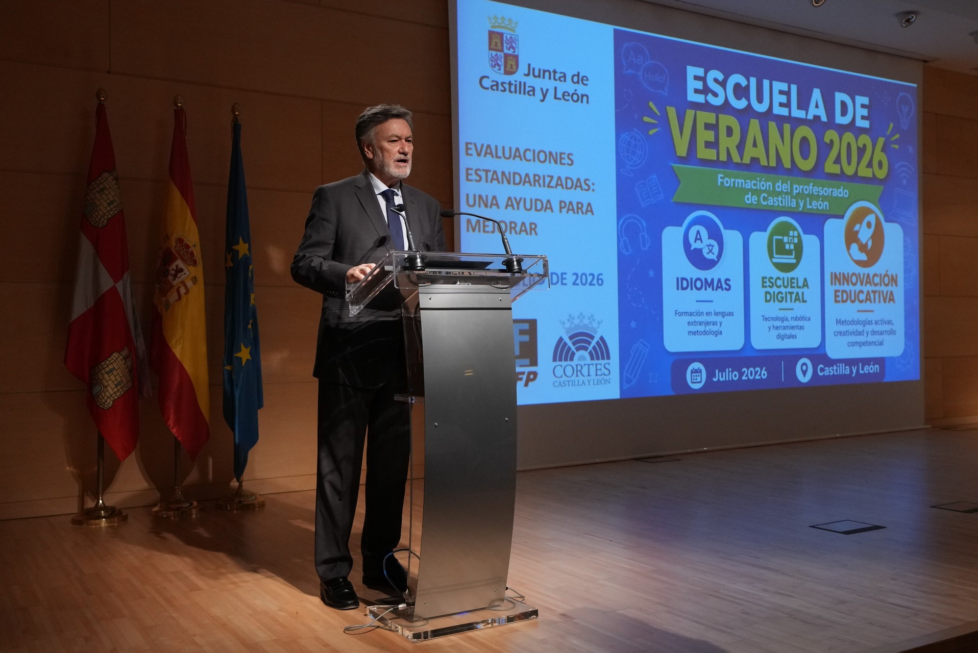 Expertos nacionales e internacionales analizan en las Cortes el papel de la evaluación en la educación