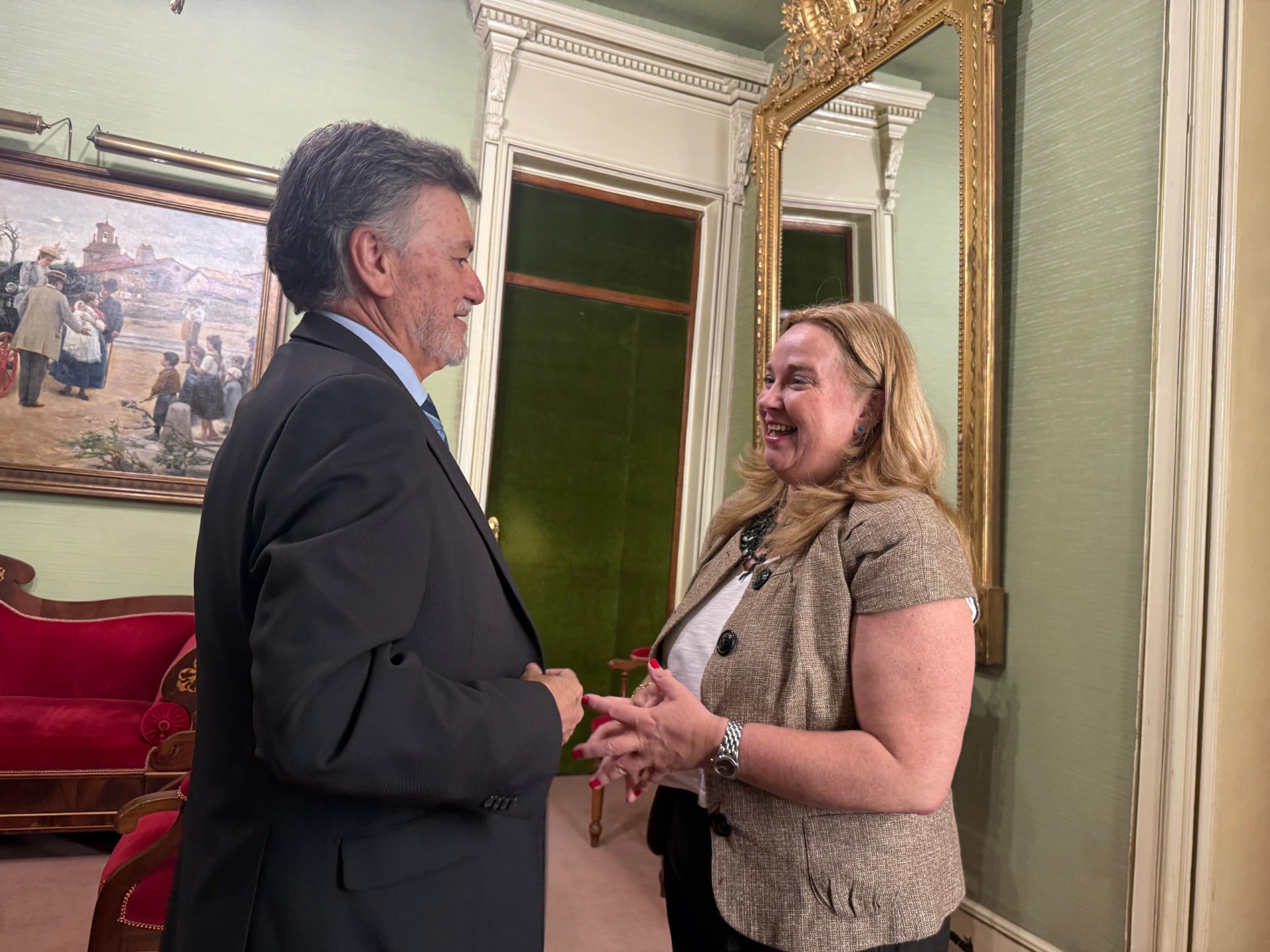Diálogo y cooperación institucional en el encuentro entre Francisco Vázquez y Cristina Ayala