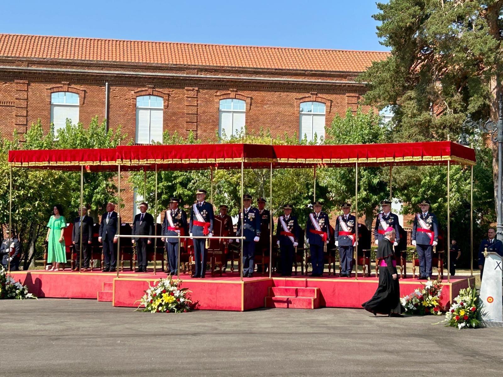 Acto de entrega de los Reales Despachos de Sargente a la XXXIV promoción de la Academia Básica del Aire y del Espacio