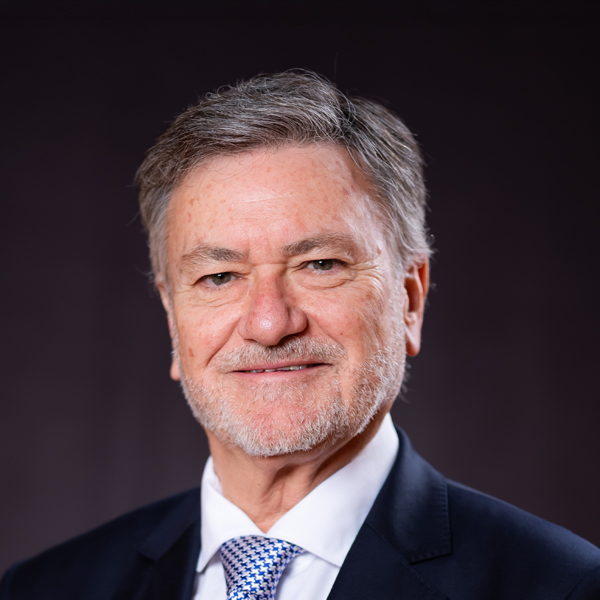 El Presidente de las Cortes, Francisco Javier Vázquez Requero
